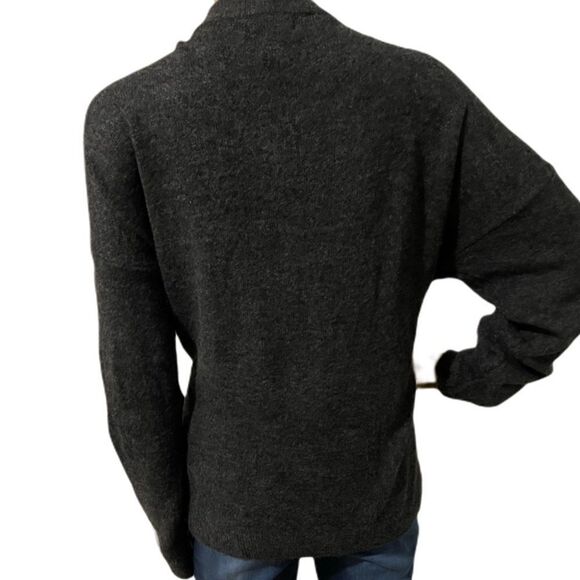 Liz Claiborne Crew Neck Sweater - Picture 4 of 9